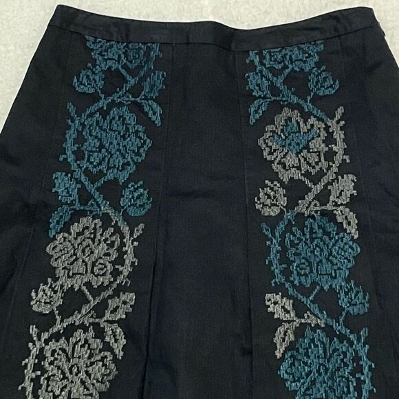 Ann Taylor Loft Embroidered Lace Skirt Size 0 P - Picture 3 of 7